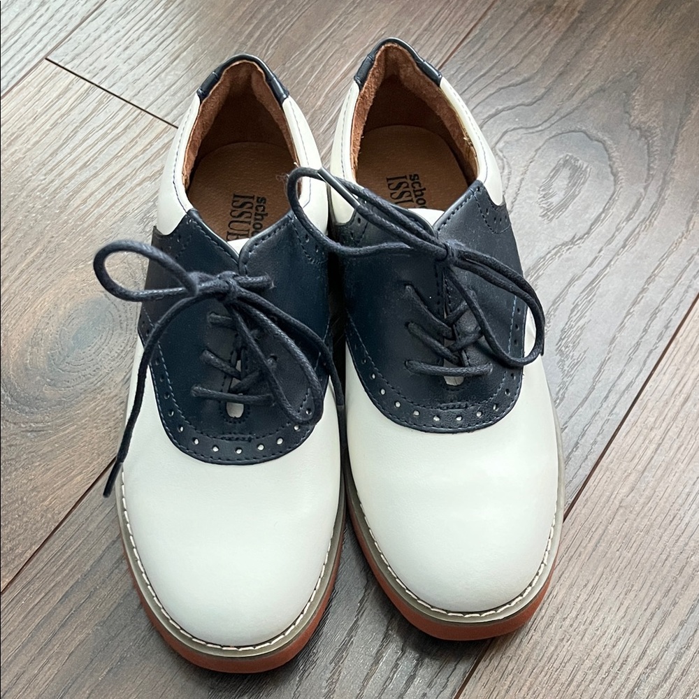 NWOT School Issue Girls Saddle Shoes